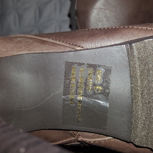 Boots - Picture 4 of 4